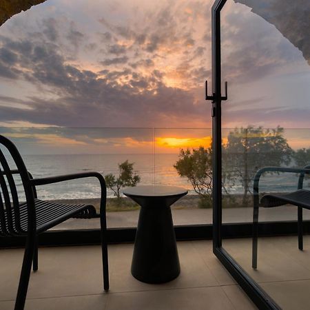 Neoma Luxury Suites Karterados  Luaran gambar
