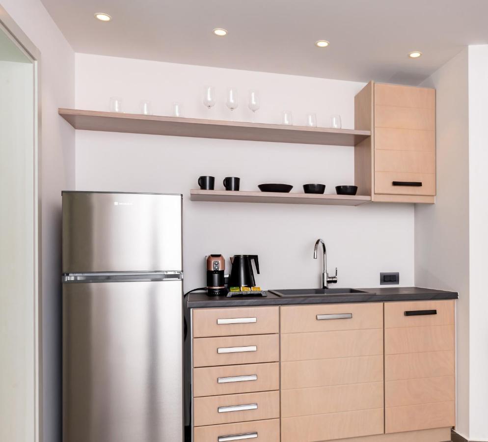 Neoma Luxury Suites Karterados  Luaran gambar